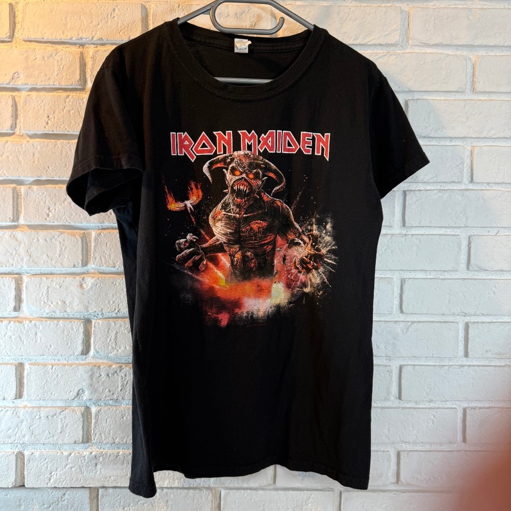 Authentic IRON MAIDEN Concert T-shirt Legacy of the Beast Tour EUC XL